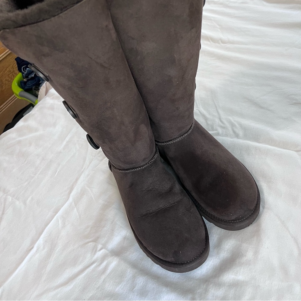 Brown Ugg Bailey Button - image 6